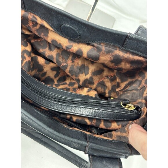 B Makowsky Shoulder Bag Tote Black Leather Brass Chain Hardware Pockets - Picture 15 of 16